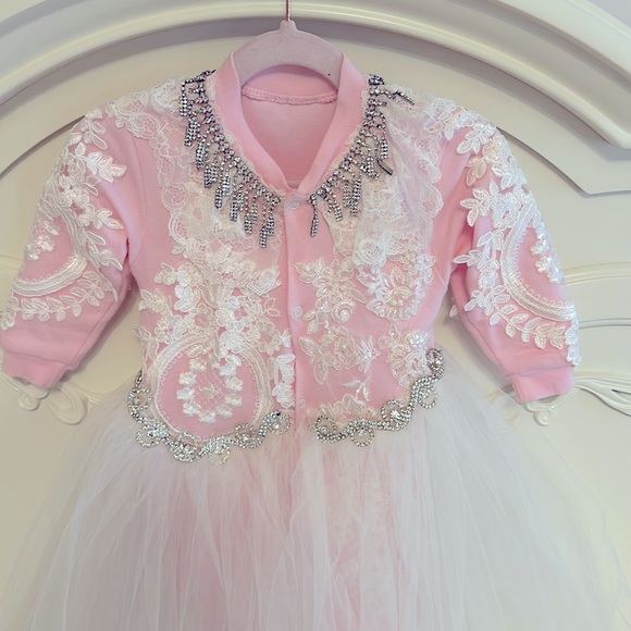 Rhinestone lace Baby Romper size3-6 months - Picture 1 of 4